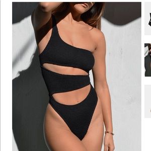 Bound by bond-eye Rico black